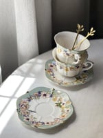 تقديم شاي انجليزي فاخر