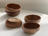 وعاء خشب عميق