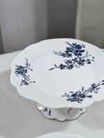 استاند تقديم زهور فرنسية عتيقة