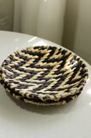 صحن ديكور منسوج