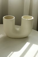 ڤاژه على شكل حرف “U” كريمي