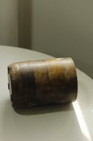 حامل أواني خشب داكن