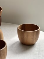 وعاء خشب عميق