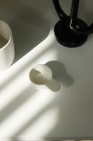 حامل شمعة أبيض