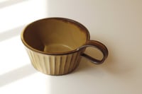 كوب/ وعاء سيراميك بني