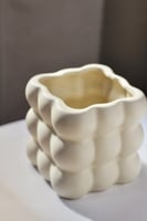 وعاء عصري أنيق