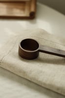 ملعقة قهوه خشب داكن- كبيرة