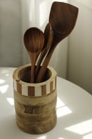 حامل اواني خشبي