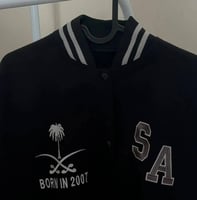 جاكيت سينيور - لون اسود بأكمام رصاصي جلد