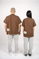 تيشيرت بني بطبعة جانبية - Unisex