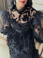 فستان دانتيل برسومات مشجرة مميزة