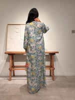 جلابية مشجرة مزينة باللؤلؤ و نقشات الزهور