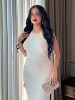 فستان سهرة مطرز بالترتر اللامع مع تنورة شيفون انسي...