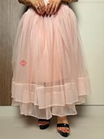 فستان سهرة فخم مزين باللؤلؤ بقصة كت وكلوش تل