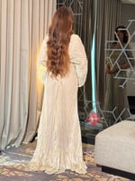 فستان سهرة طويل بليسيه مزين بالكريستال