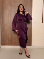 فستان ميدي ناعم مزين بالكريستال و اكمام طويلة واسع...