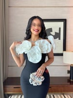 فستان سهرة اوف شولدر مزين بالورود من الصدر