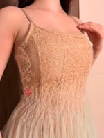 فستان سهرة مزين بالترتر ستايل كت وكلوش تل