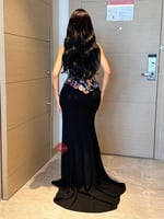 فستان سهرة طويل ستايل توب مزين بتطريز ترتر بالوان...