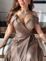 فستان سهرة طويل بخامة مميزة اوف شولدر