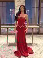 فستان سهرة طويل مزين بالكريستال اللامع