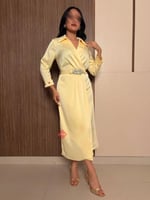 فستان ميدي ناعم و اكمام طويلة مزينة بالكريستال