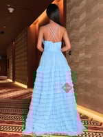 فستان سهرة مزين بطبقات من الكرانيش كلوش