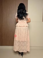 طقم راقي بلوزة و تنورة بتصميم مزينه بالدانتيل الرا...