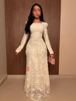 فستان سهرة باكمام طويلة مزينة بالدانتيل الراقي مزي...