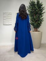 جلابية بتطريز ورود