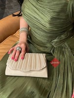 فستان سهرة طويل ناعم بليسيه ستايل كت