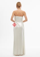 فستان سهرة سواريه لامع صدريه درابيه