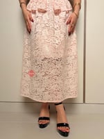 طقم راقي بلوزة و تنورة بتصميم مزينه بالدانتيل الرا...