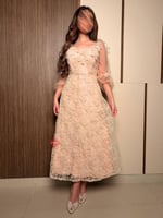 فستان راقي باكمام طويلة مزينة بالورود