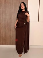 فستان درابيه ناعم مع وشاح أنثوي أنيق