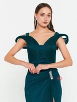 فستان سهرة طويل دانتيل اوف شولدر بتصميم مميز