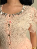 طقم راقي بلوزة و تنورة بتصميم مزينه بالدانتيل الرا...