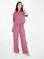 طقم بلوزة و بنطلون بخامة الكريب و مزين بالكريستال...