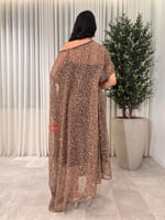 قفطان قطعتين مخرم بفصوص مزين بالترتر اللامع