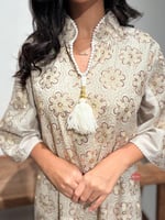 جلابية ناعمة واسعة بنقشات أزهار ذهبية