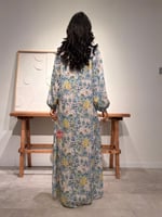 جلابية مشجرة مزينة باللؤلؤ و نقشات الزهور