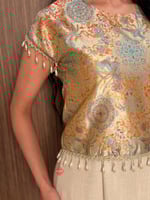 طقم بلوزة بنقوش مميزة وهدب و بنطلون