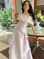 فستان سهرة طويل بقصه اوف شولدر وتطريز مميز