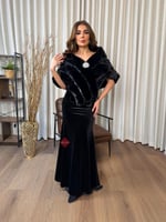 فرو ناعم كبير مزين كريستال فاخر