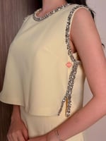 فستان كت من الكريب الفاخر مزين بالكريستال