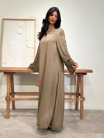 جلابيه فضفاضه بتطريز ذهبي