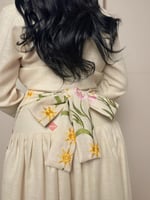 فستان قطعتين ناعم مزين بالورود