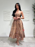 فستان ناعم نمري ستايل كت مزين بالكريستال