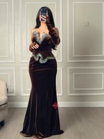 فستان سهرة تب طويل مخمل مزين بالكريستال اللامع