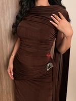 فستان درابيه ناعم مع وشاح أنثوي أنيق